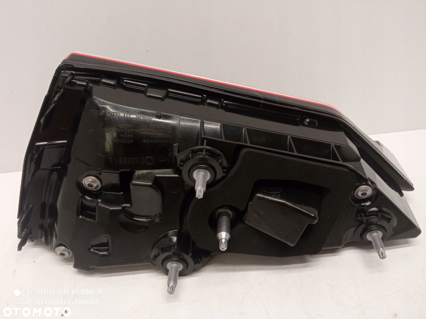 LAMPA LEWA TYLNA AUDI A5 B9 8W6945093M - 4