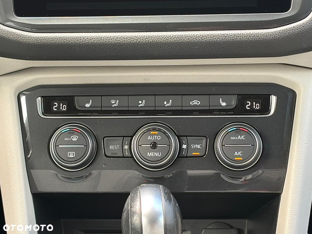 Volkswagen Tiguan - 30
