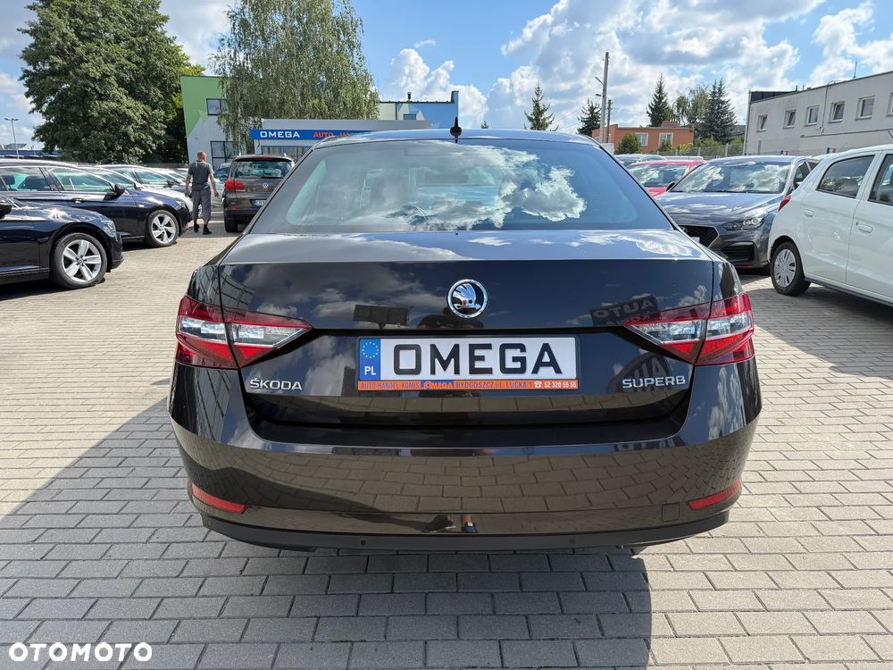 Skoda Superb 2.0 TDI Ambition DSG - 5