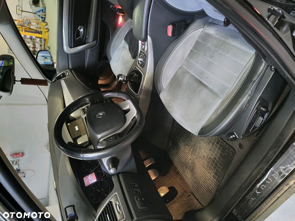 Renault Laguna dCi 150 FAP Start-Stop GT - 15