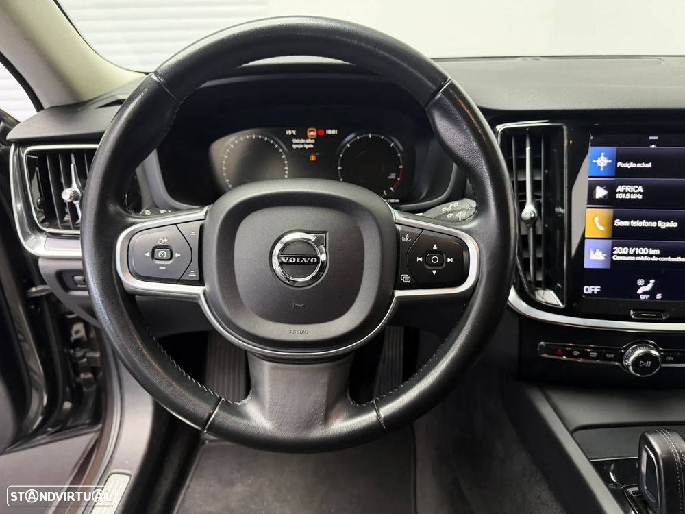 Volvo V60 2.0 B4 Momentum Plus Geartronic - 15