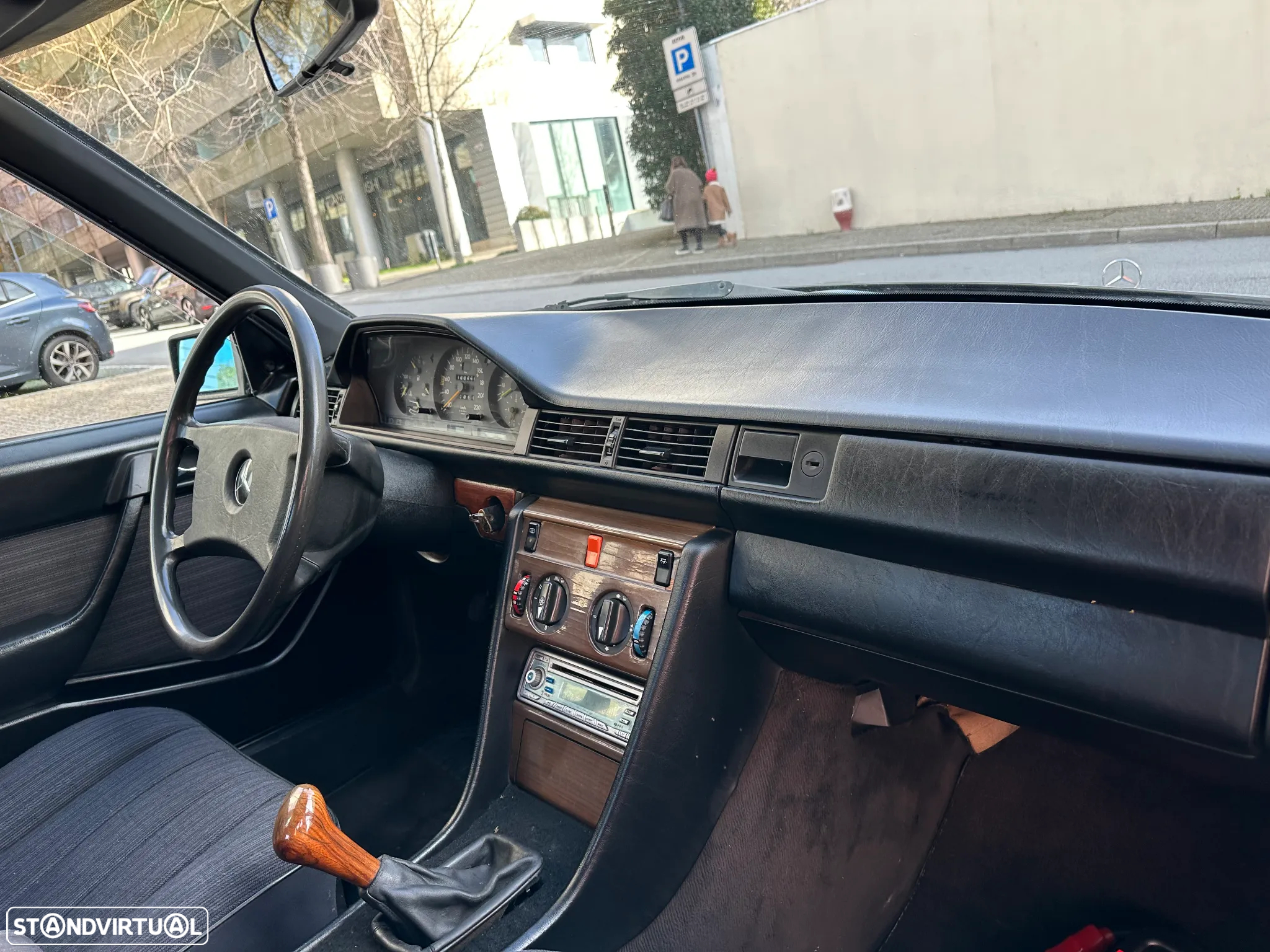 Mercedes-Benz E 230 - 24
