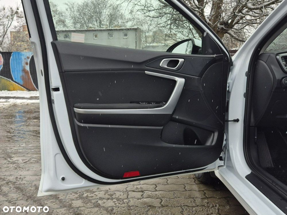 Kia Ceed 1.5 T-GDI M - 12