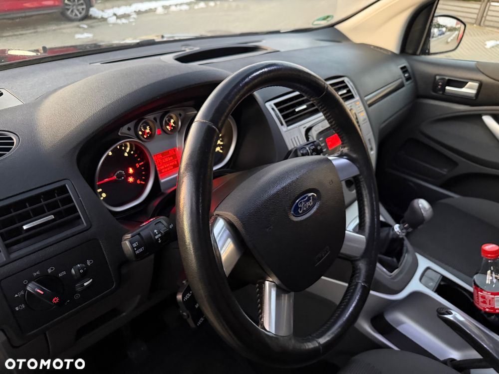 Ford Kuga 2.0 TDCi 2x4 Titanium - 21