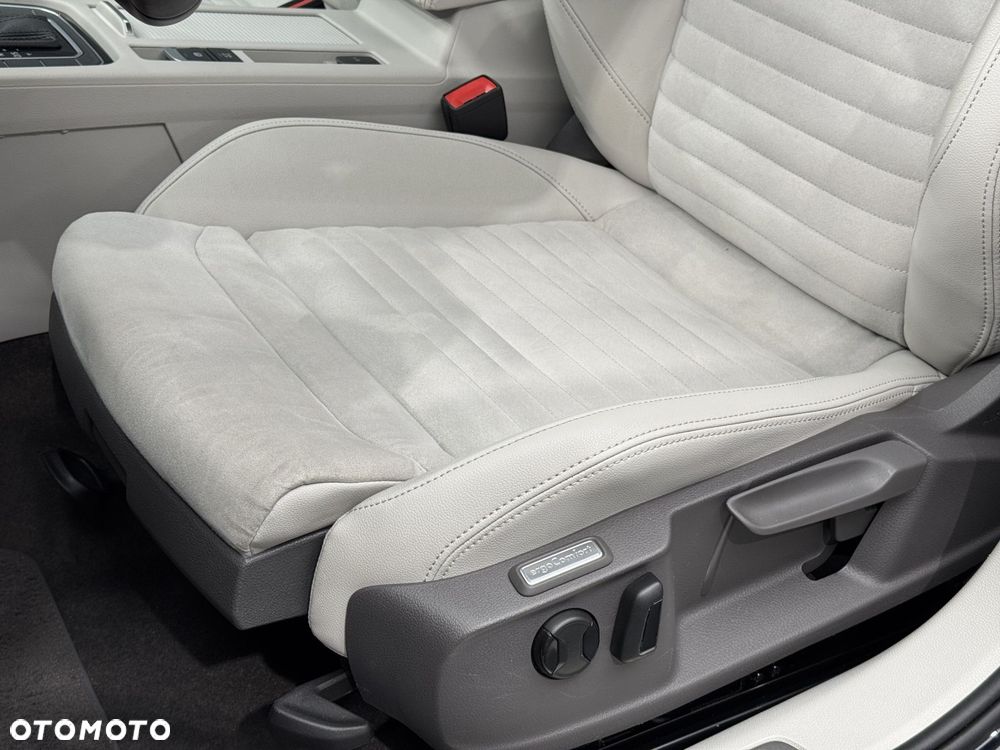 2021 Volkswagen Passat 2.0 TSI Elegance DSG, photograph 12