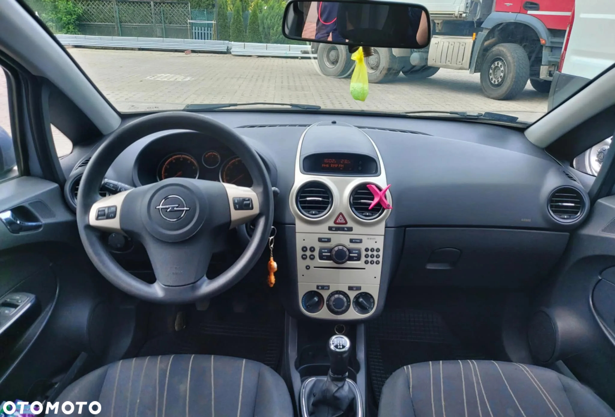 Opel Corsa 1.2 16V Enjoy - 6