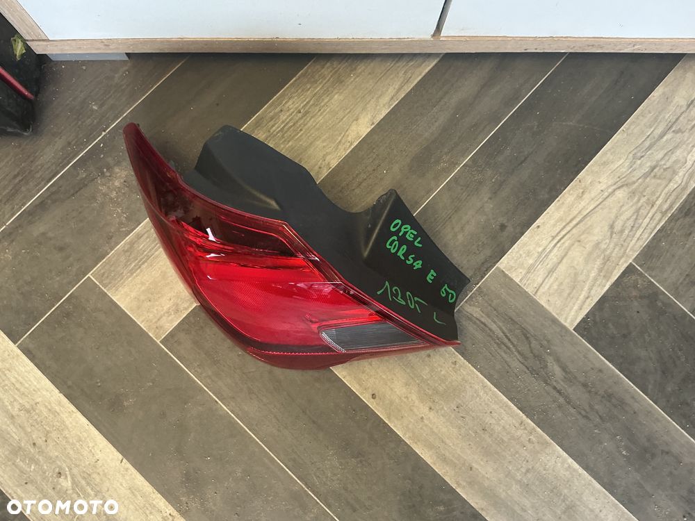 OPEL CORSA E LAMPA LEWA TYLNA LEWY TYŁ 5D - 2