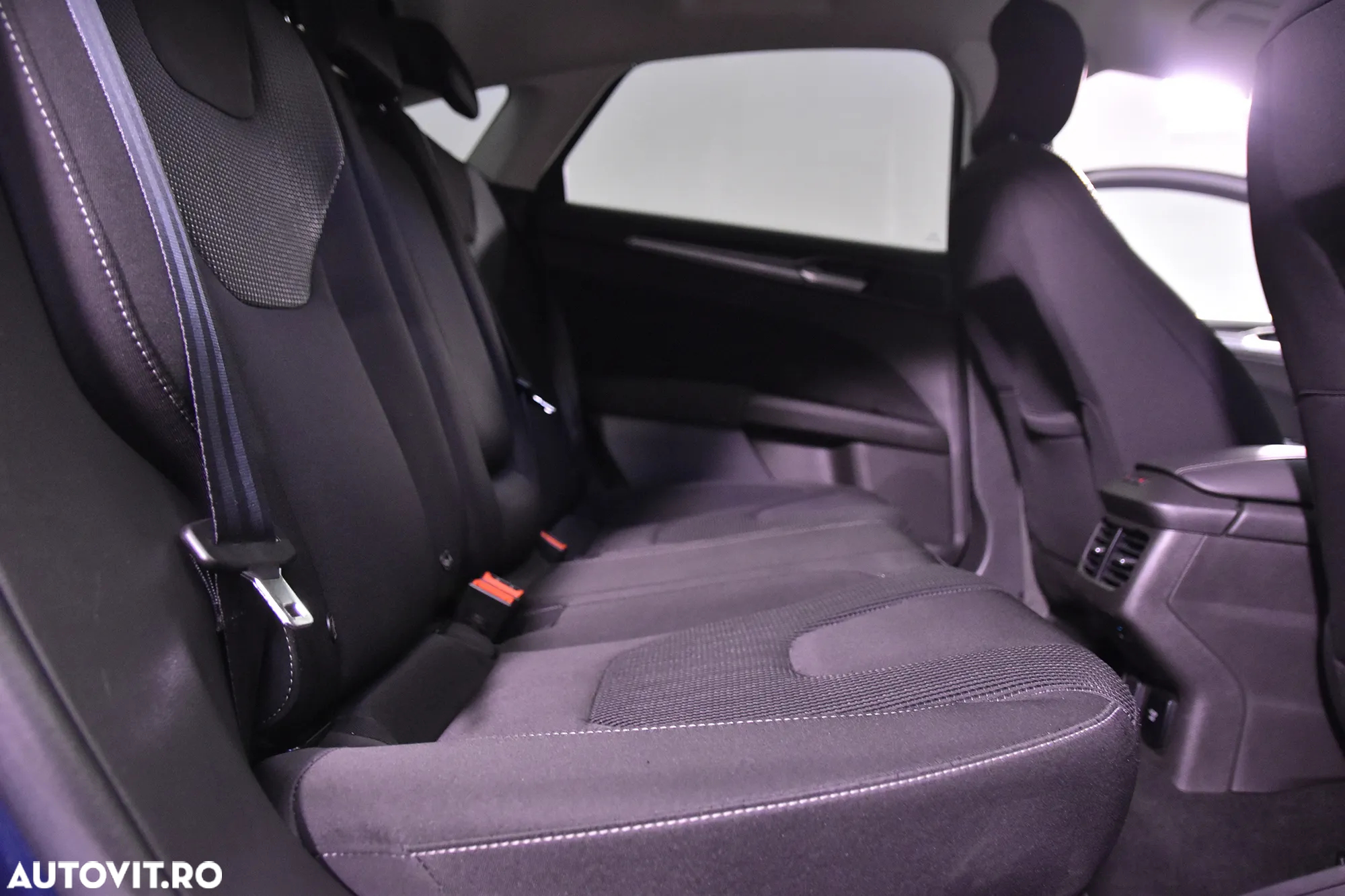 Ford Mondeo - 12