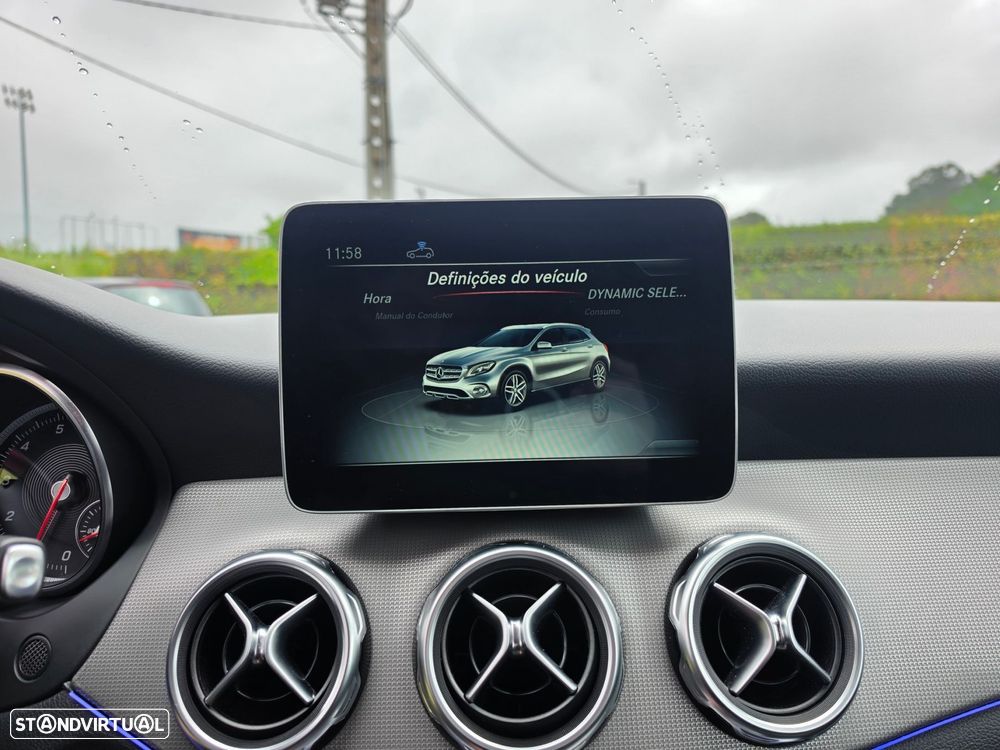 Mercedes-Benz GLA 200 Urban Aut. - 37