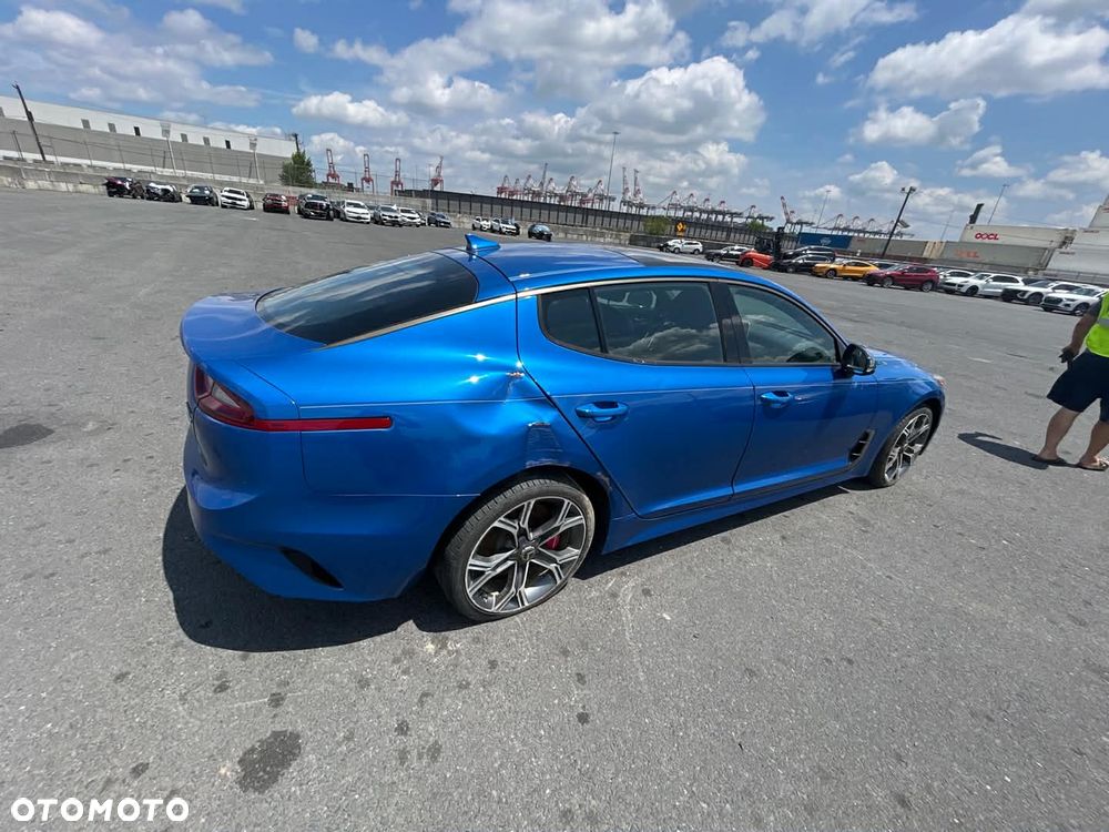 Kia Stinger 3.3 T-GDI AWD GT - 11
