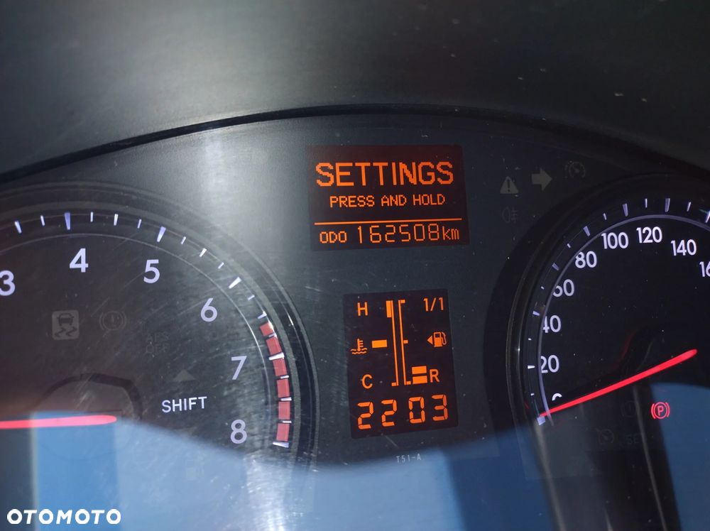 Toyota Avensis - 11