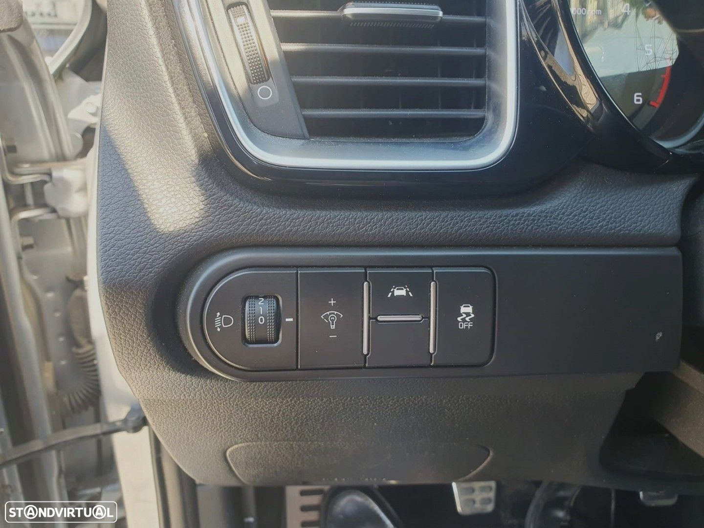 Kia Ceed 1.6 CRDi TX+SRF - 40