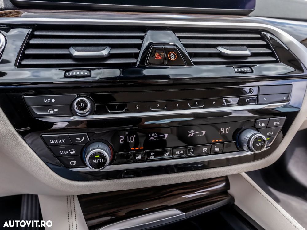 BMW Seria 5 520i AT MHEV - 22