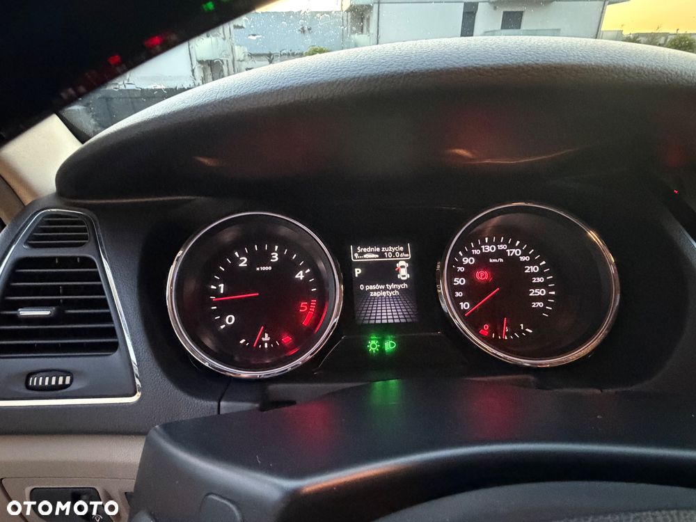 Renault Latitude - 5