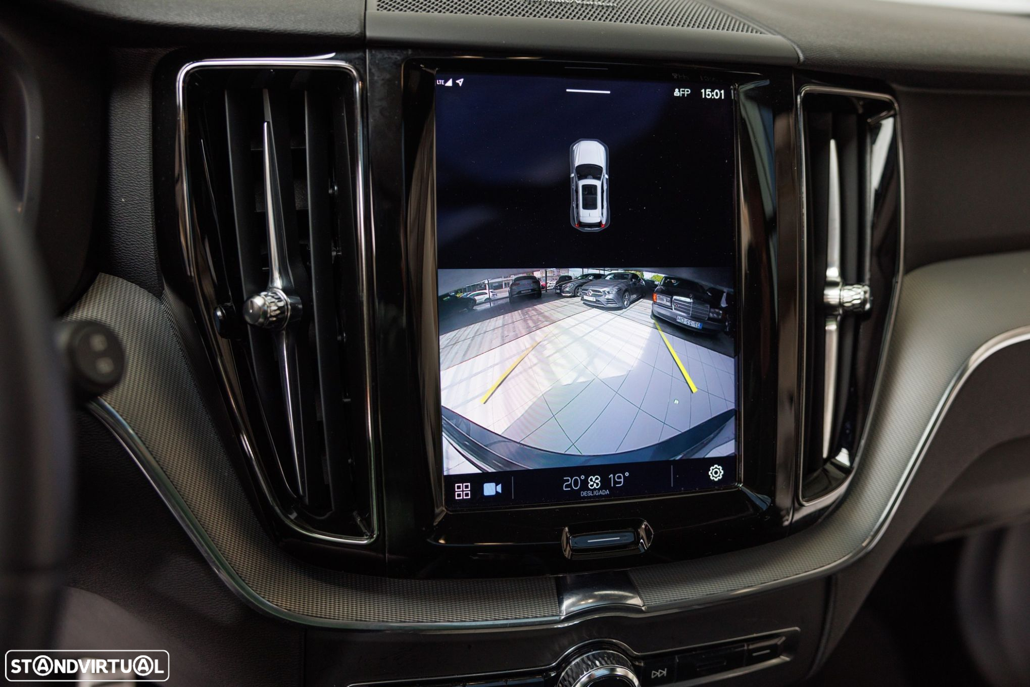 Volvo XC 60 2.0 T6 PHEV R-Design AWD - 30