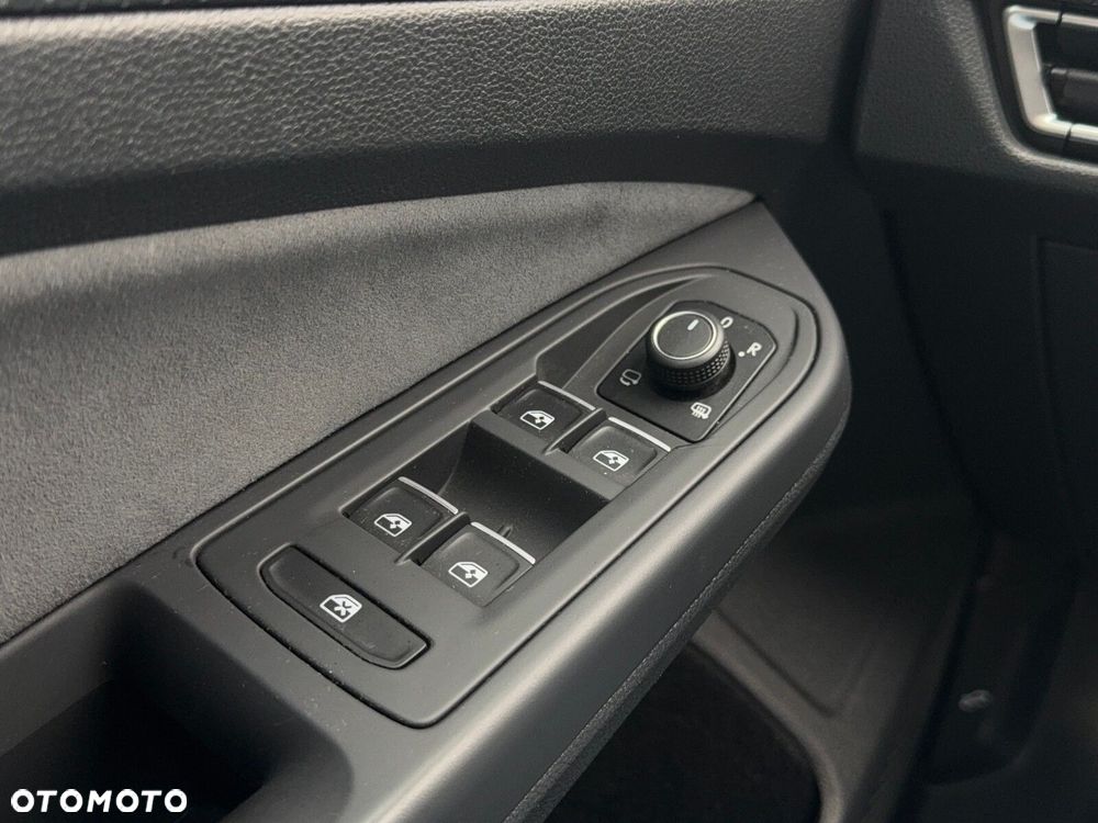 Volkswagen Golf - 25