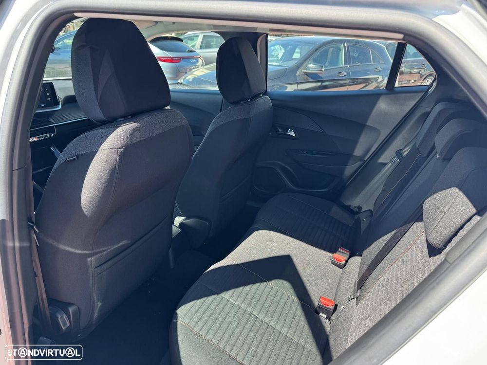 Peugeot 2008 1.2 PureTech Active Pack EAT8 - 16
