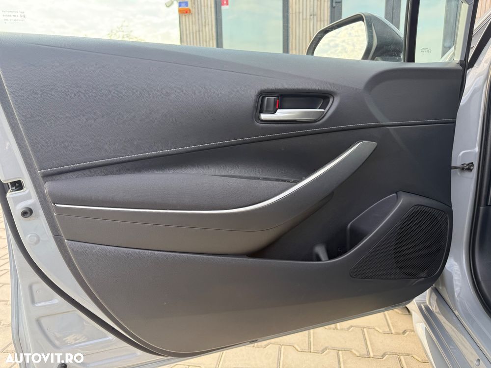 Toyota Corolla 1.8 Business Edition - 16