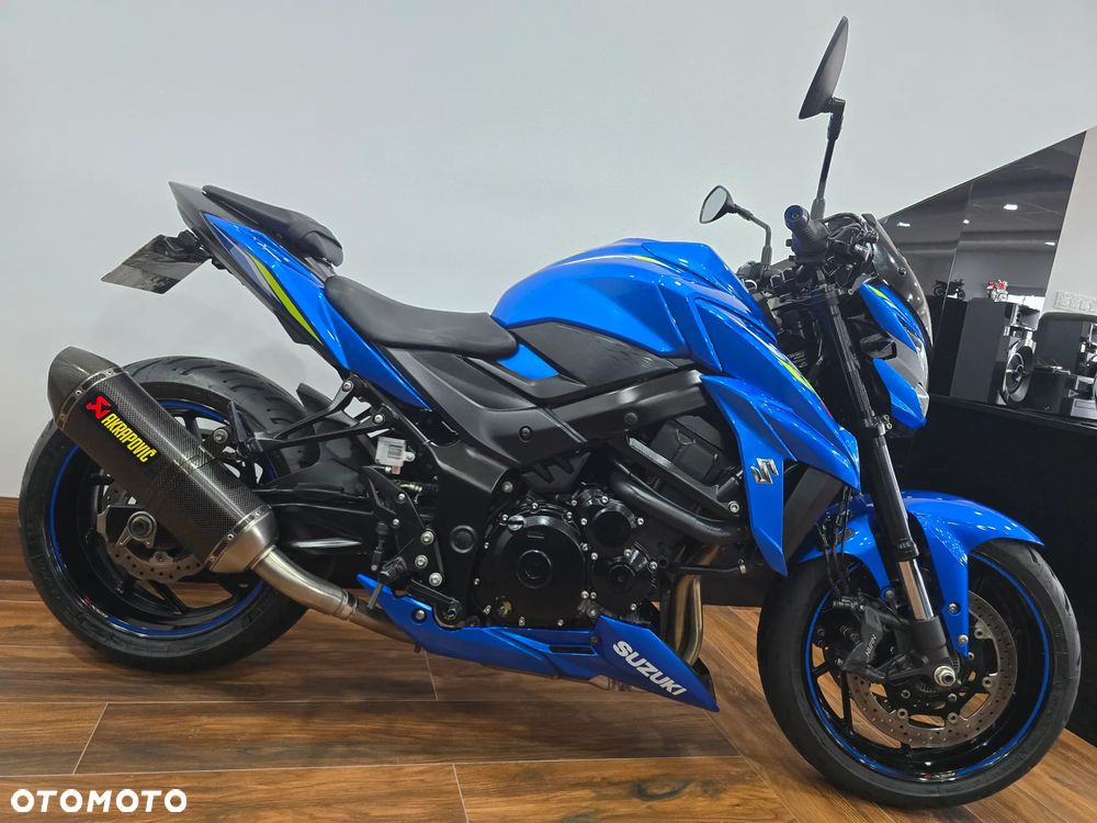 Suzuki GSX - 35