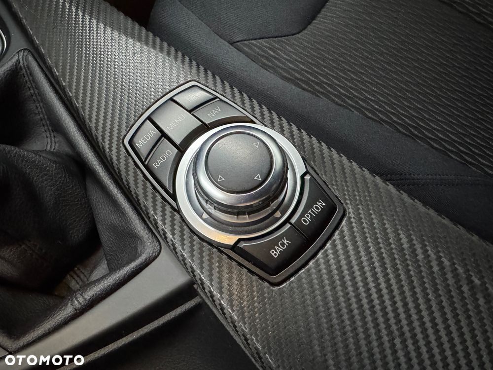 BMW Seria 3 318d - 39
