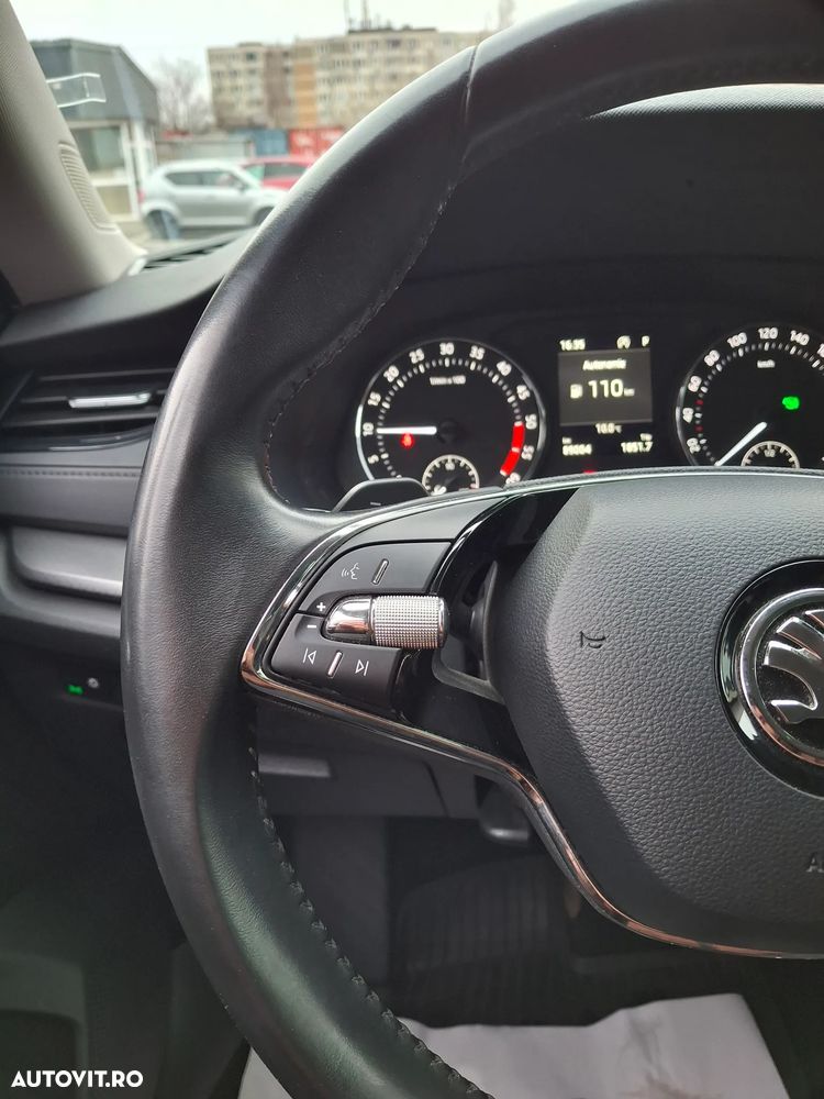 Skoda Octavia 2.0 TDI DSG Style - 17