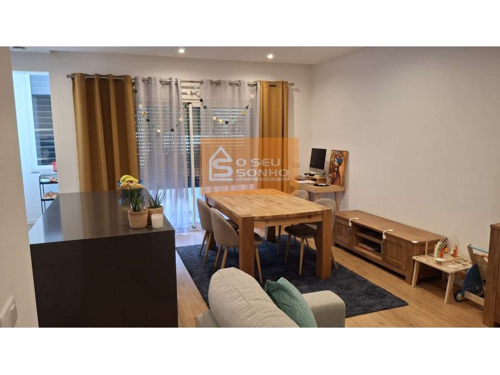Apartamento T2 Semi-Novo no Centro de São Brás de Alportel - Grande imagem: 3/14