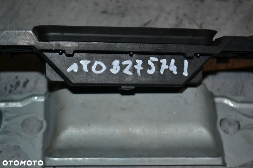 VW JETTA V TOURAN PASSAT B6 GOLF V PLUS KLAMKA KLAPY BAGAŻNIKA LAMPKI TABLICY REJESTRACYJNEJ MIKROSTYK 1T0827574L 1T0827574J - 6