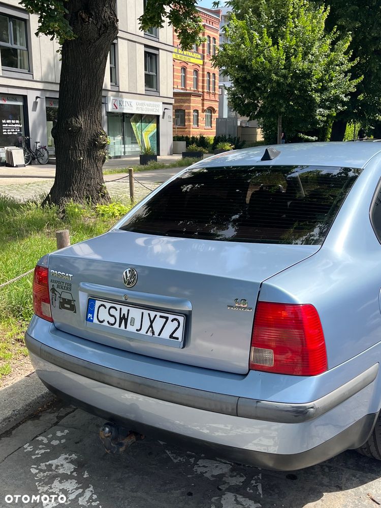 Volkswagen Passat 1.8 - 12