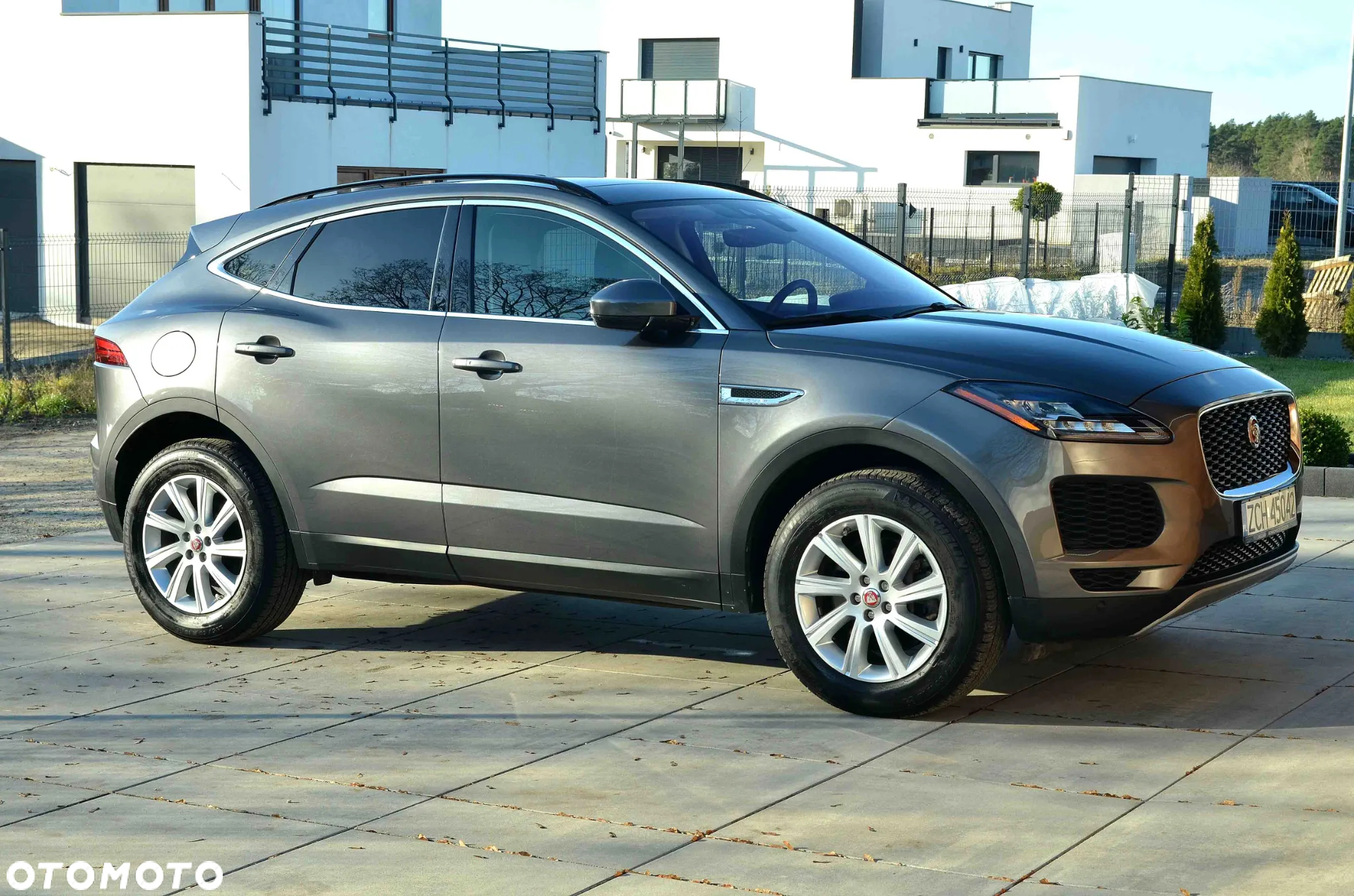 Jaguar E-Pace - 25