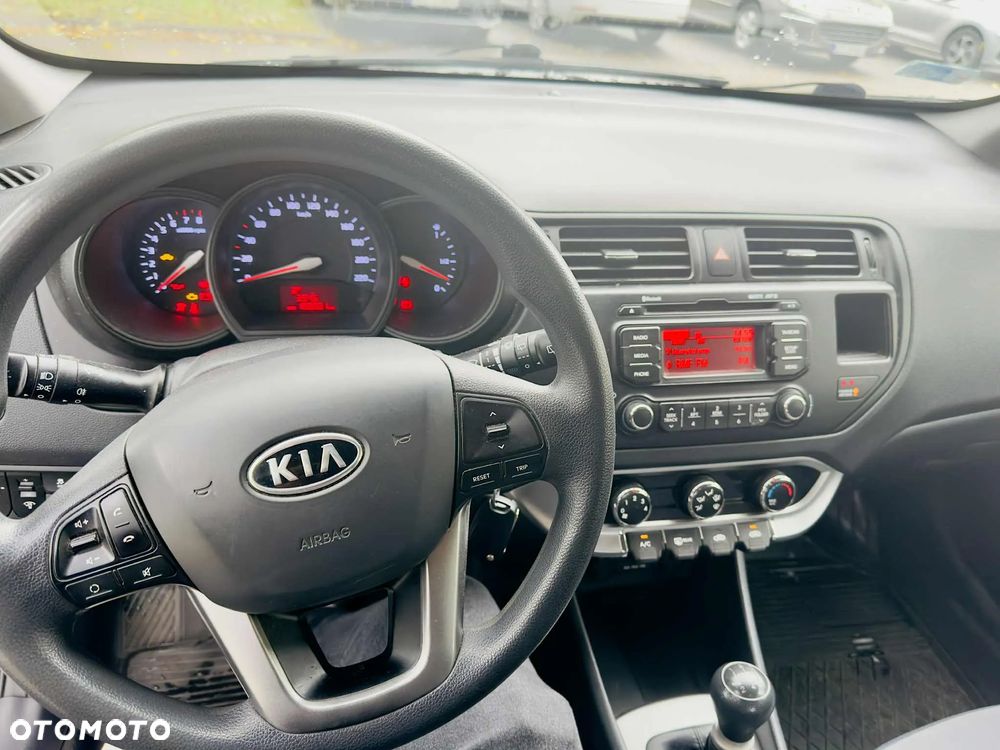 Kia Rio - 7