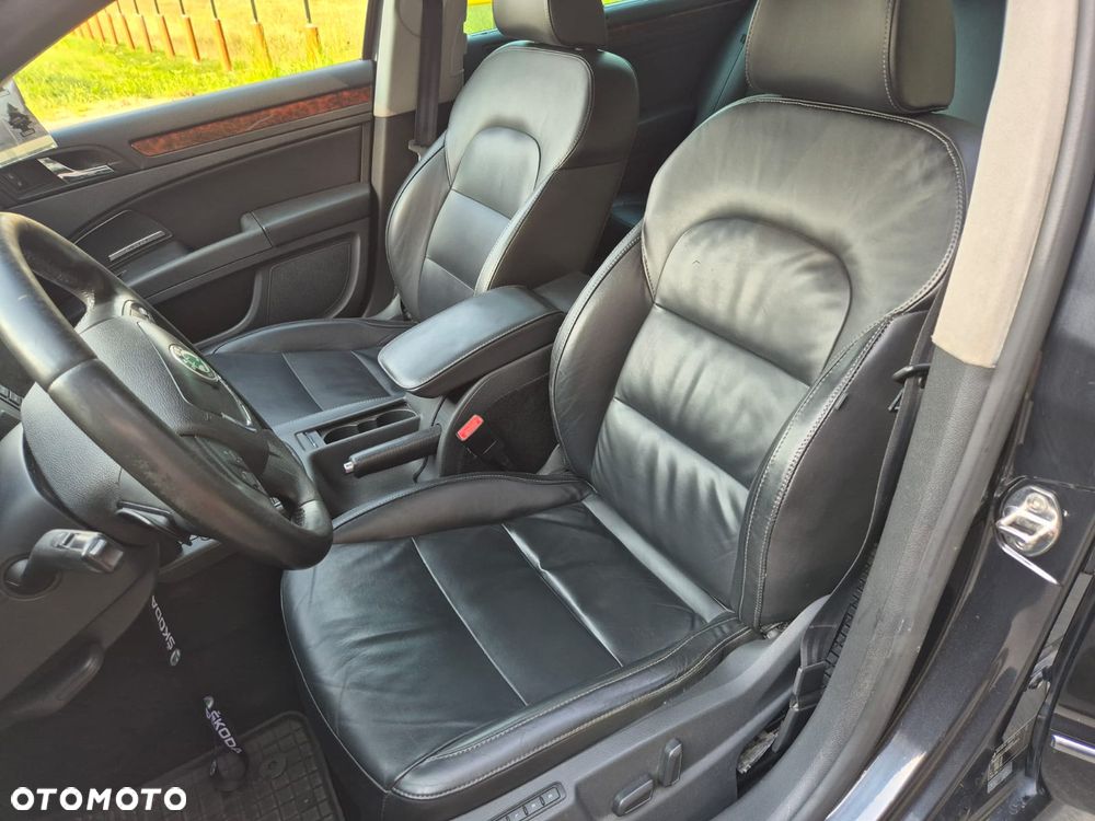 Skoda Superb 2.0 TDI Elegance DSG - 24
