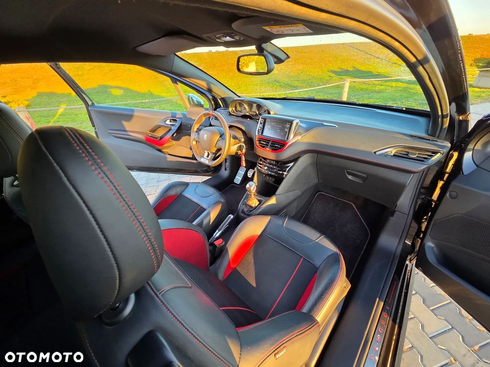 Peugeot 208 1.6 THP GTi - 16