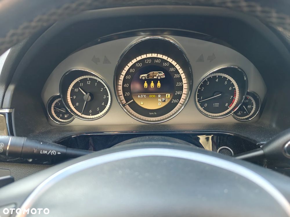 Mercedes-Benz Klasa E - 9