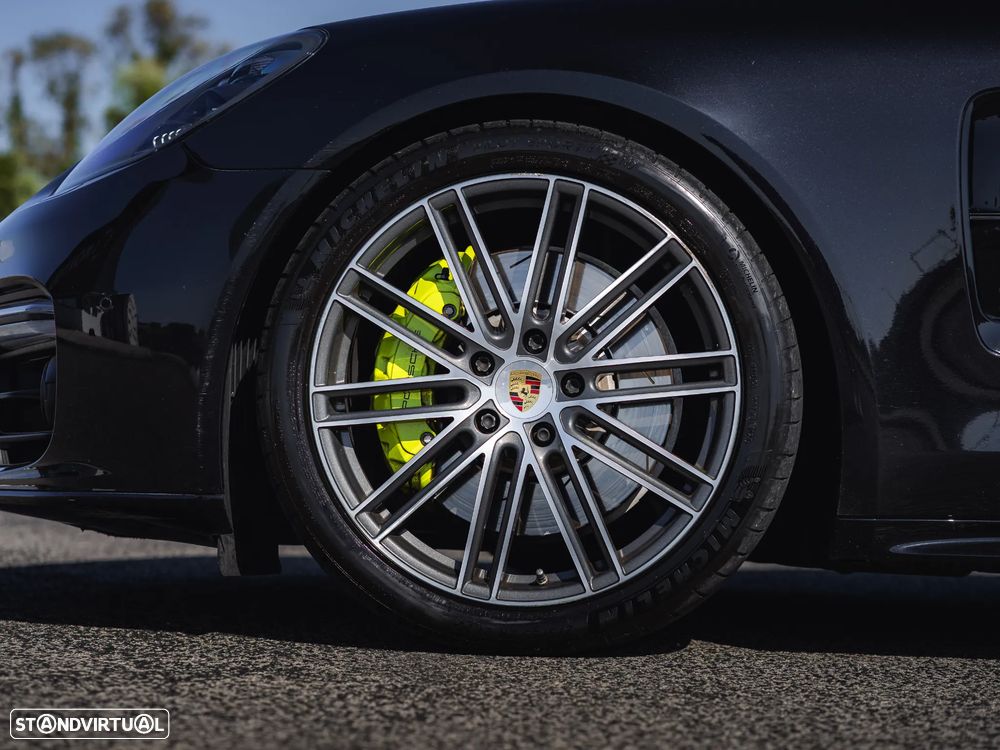 Porsche Panamera 4 E-Hybrid - 11
