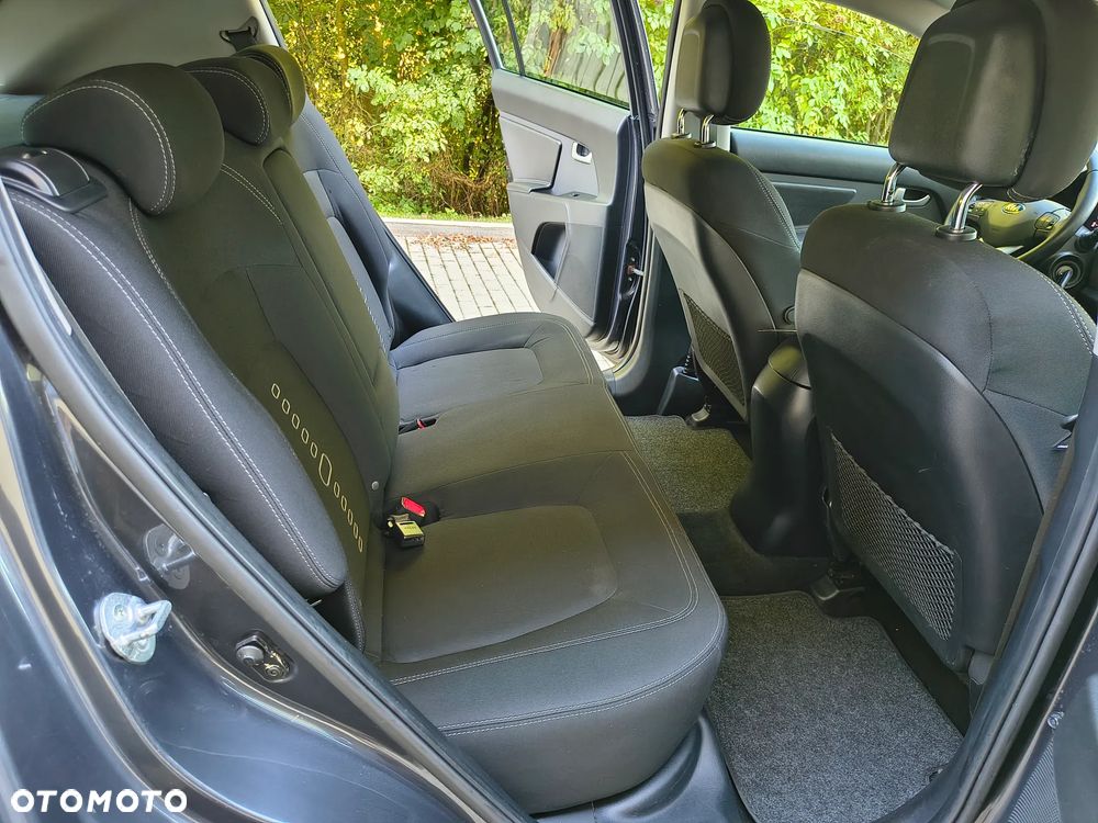 Kia Sportage 1.7 CRDI 2WD ISG Dream-Team Edition - 25