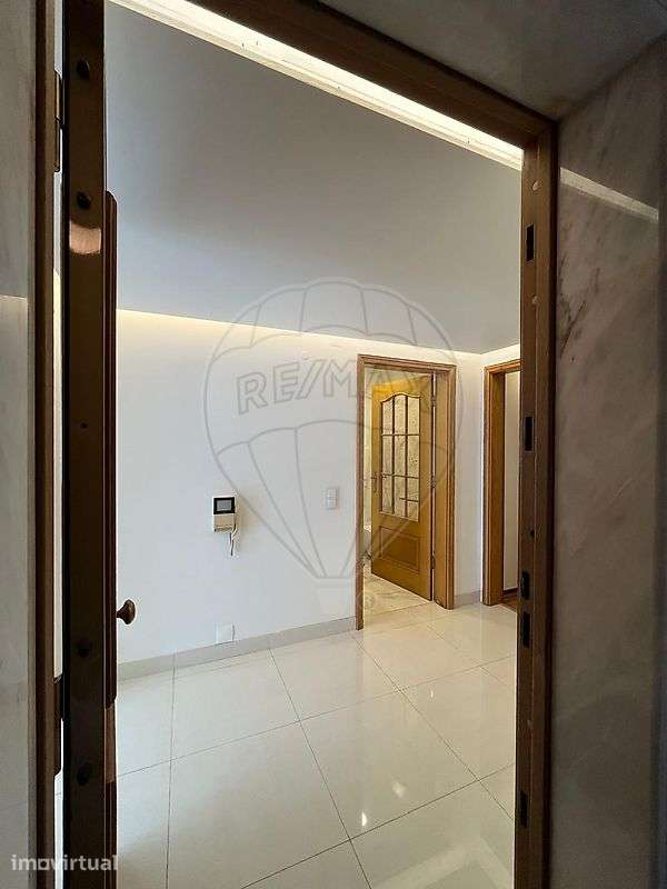 Apartamento T2 para arrendamento - Grande imagem: 2/29