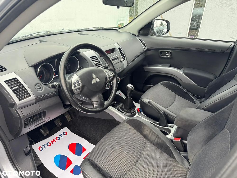 Mitsubishi Outlander - 18