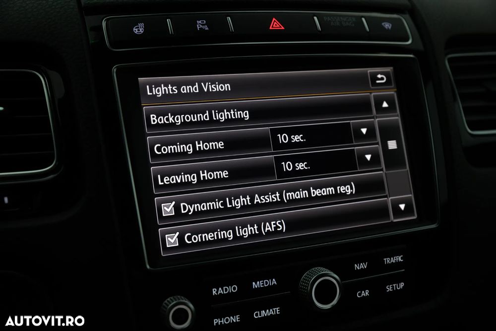Volkswagen Touareg 3.0 V6 TDI BMT - 3