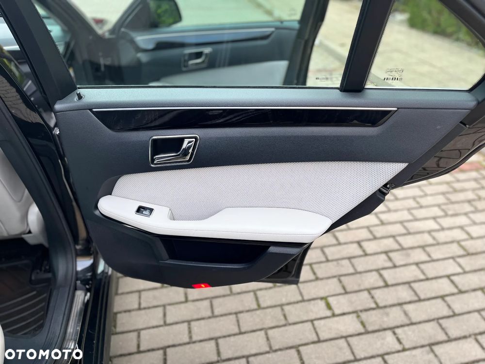 Mercedes-Benz Klasa E 220 CDI BlueEff Avantgarde - 14
