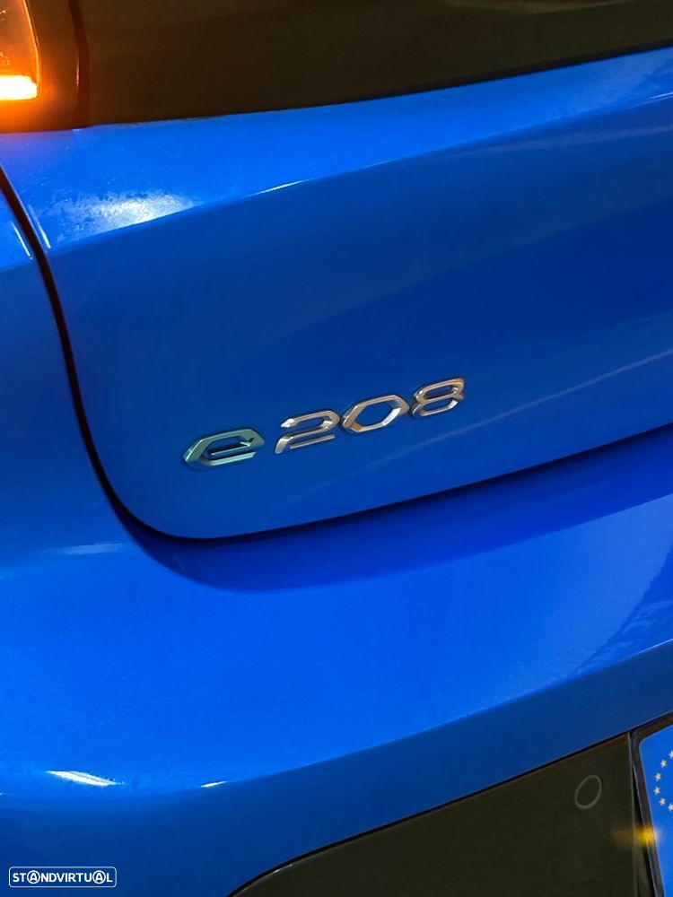 Peugeot e-208 GT - 7