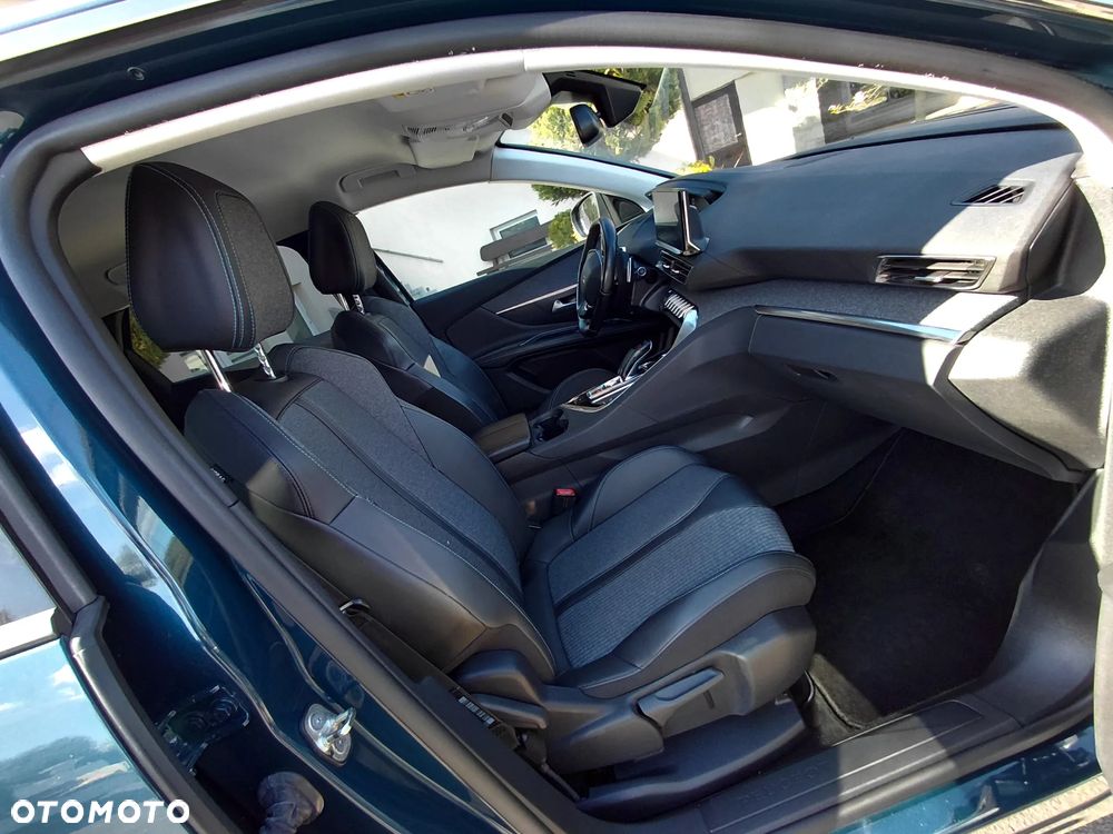 Peugeot 3008 BlueHDi 130 Stop & Start EAT8 Allure Pack - 27