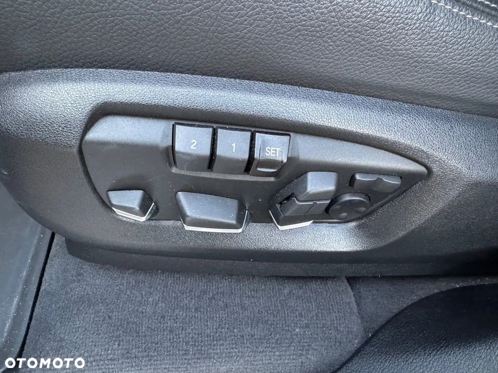 BMW X5 xDrive50i Sport-Aut - 13