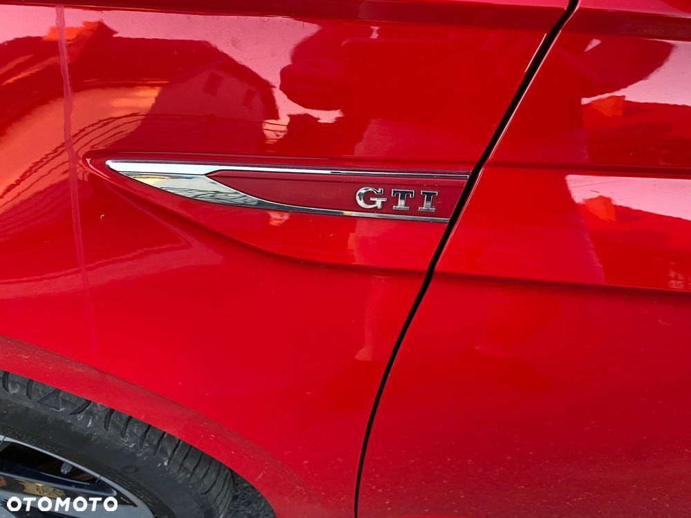 Volkswagen Polo 2.0 TSI GTI - 25