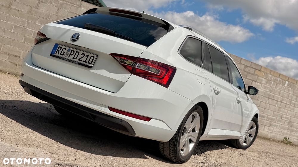 Skoda Superb 2.0 TDI DSG Premium Edition - 15