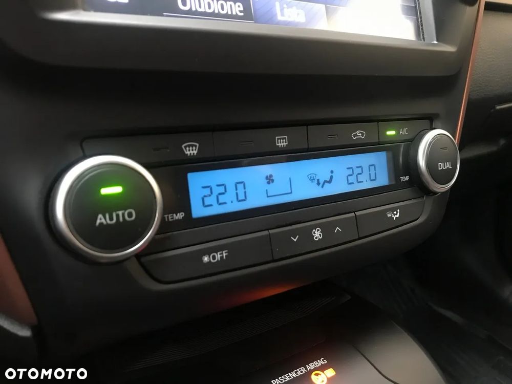 Toyota Avensis 1.8 Premium - 24