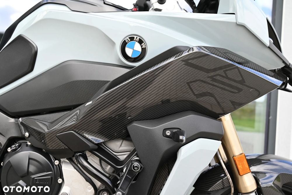BMW XR - 12