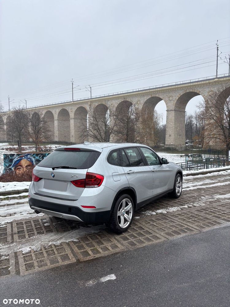 BMW X1 sDrive20d - 11