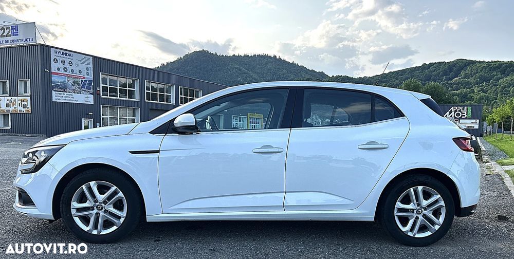 Renault Megane TCe 115 GPF ZEN - 12