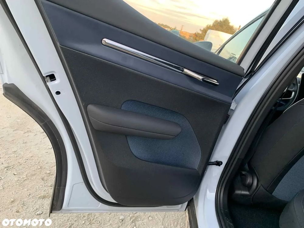 Volvo EX30 Single Motor Extended Range RWD Core - 17