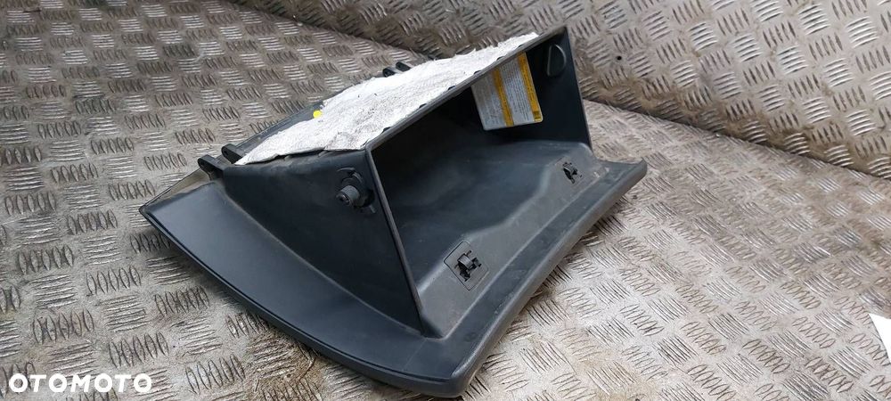 SCHOWEK PASAŻERA KIA CARENS III EUROPA - 2